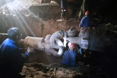 ��Խ֮����������� ----����˹��������������Ȼ���ܵ���������Ŀ�ƺӶ����괩Խ���ϲ��